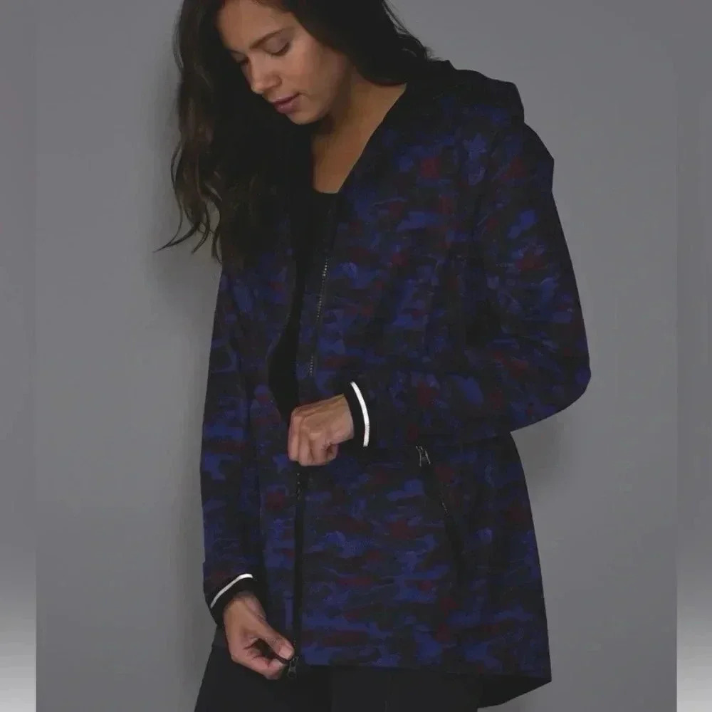 Lululemon Rain For Daze Jacket II in Hounds Camo Emperor Blue Black - Picture 4 of 12